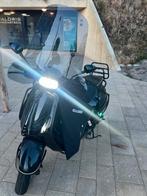 Vespa sprint black, Fietsen en Brommers, Scooters | Vespa, Vespa S, Ophalen of Verzenden, Zo goed als nieuw, Benzine