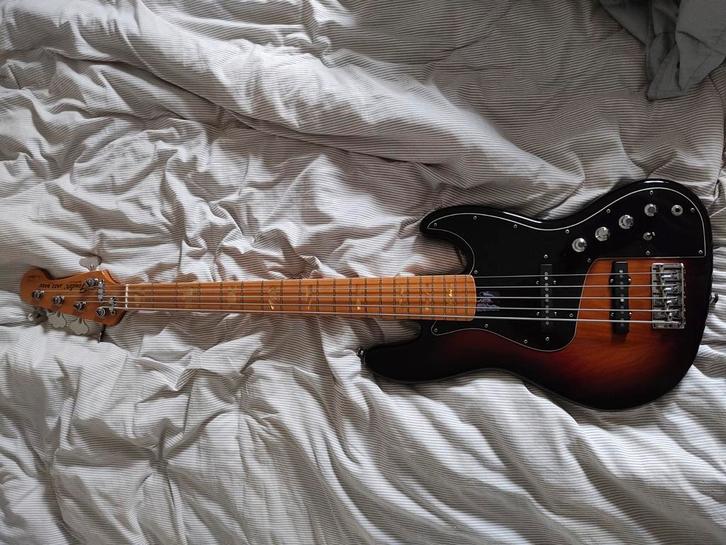 Fender Marcus Miller Jazz Bass V, Muziek en Instrumenten, Snaarinstrumenten | Gitaren | Bas, Zo goed als nieuw, Elektrisch, 5-snarig