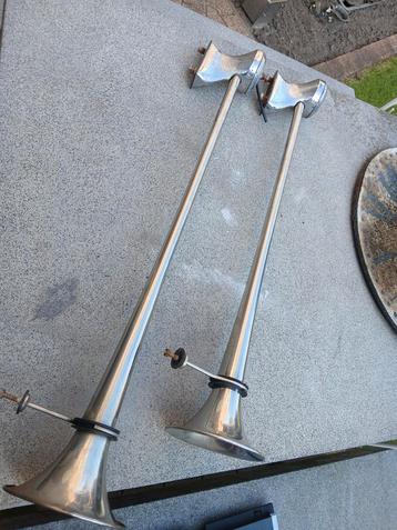 beam luchthoorns 80 en 85 cm   beschikbaar voor biedingen