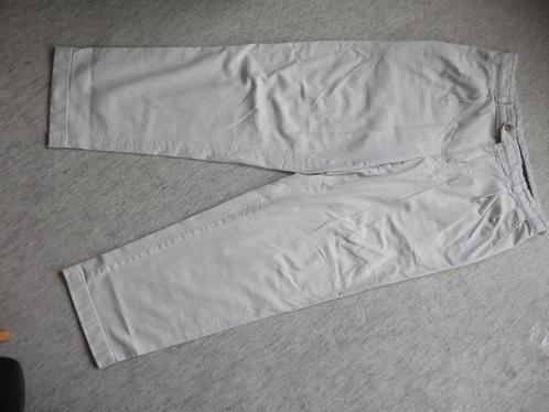 Brax broek Maat 25, beige/khaki + broek wit maat L, Kleding | Heren, Broeken en Pantalons, Zo goed als nieuw, Overige maten, Beige