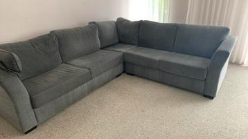 Grijze hoekbank, 275x250 cm beschikbaar voor biedingen