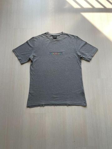 T-shirt van Daily Paper in de kleur Grijs maat S beschikbaar voor biedingen