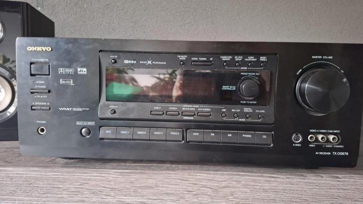 Onkyo AV receiver TX-DS676 met 2 luidsprekerboxen., Audio, Tv en Foto, Versterkers en Receivers, Zo goed als nieuw, 120 watt of meer