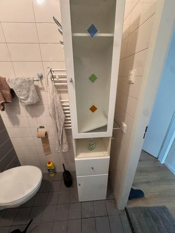 Badkamerkast Wit met Spiegel beschikbaar voor biedingen