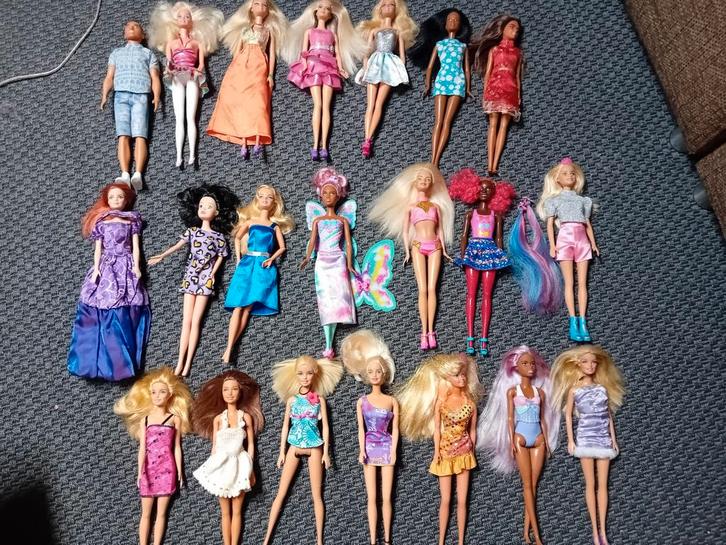 Hele grote collectie Barbies (partij), Kinderen en Baby's, Speelgoed | Overig, Zo goed als nieuw, Meisje, Ophalen of Verzenden