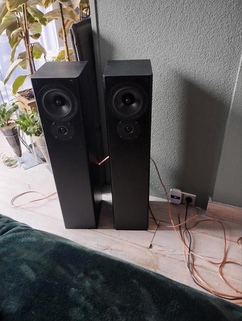2 Kef Cresta 30 zuil speakers 100 Watt rms@8ohm 82cm hoog, Audio, Tv en Foto, Luidsprekers, Gebruikt, Front, Rear of Stereo speakers