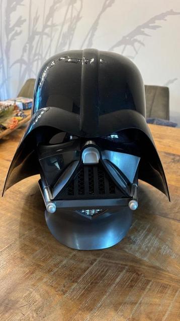 Star Wars Darth Vader Black Series Premium Electronic Helmet beschikbaar voor biedingen
