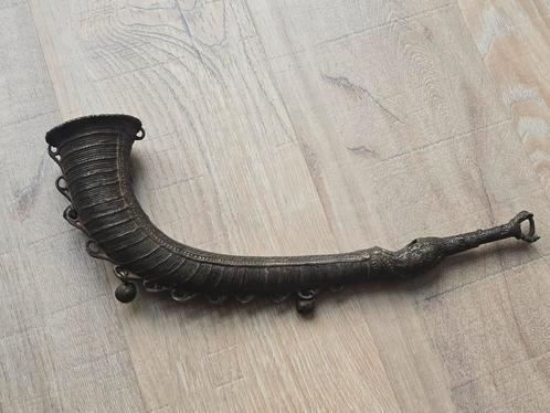 Zeldzame 19de eeuwse Afrikaanse  jachthoorn van messing €135, Antiek en Kunst, Antiek | Koper en Brons, Ophalen of Verzenden