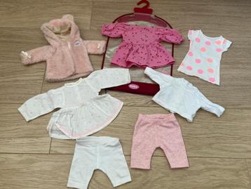 Groot pakket Poppenkleding (o.a. BabyBorn, Hema, ... beschikbaar voor biedingen