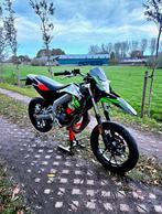 Aprilia sx 50 2019 (maar 2500km!), Fietsen en Brommers, Brommers | Derbi, Ophalen, Zo goed als nieuw