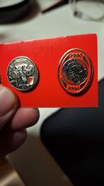 2 unieke Ajax speldjes, uit de jubileumbox. Tevens 'n patch, Verzamelen, Ophalen of Verzenden