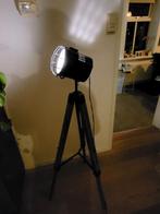Vintage industriële designer driepoot vloerlamp, Huis en Inrichting, Lampen | Vloerlampen, Ophalen of Verzenden, Zo goed als nieuw