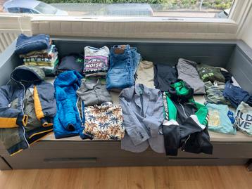 Zeer groot jongens kledingpakket maat 146-152  beschikbaar voor biedingen
