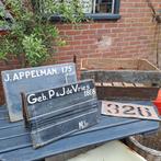2 oude krijtborden en kist Beemster, Ophalen of Verzenden