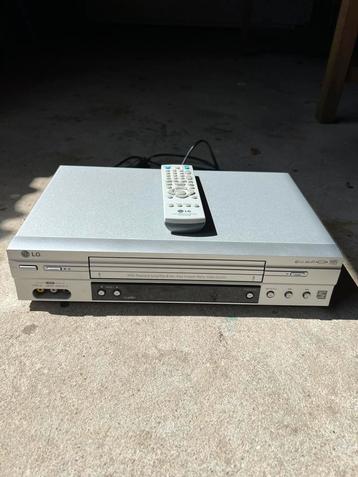 LG videospeler + DVD beschikbaar voor biedingen