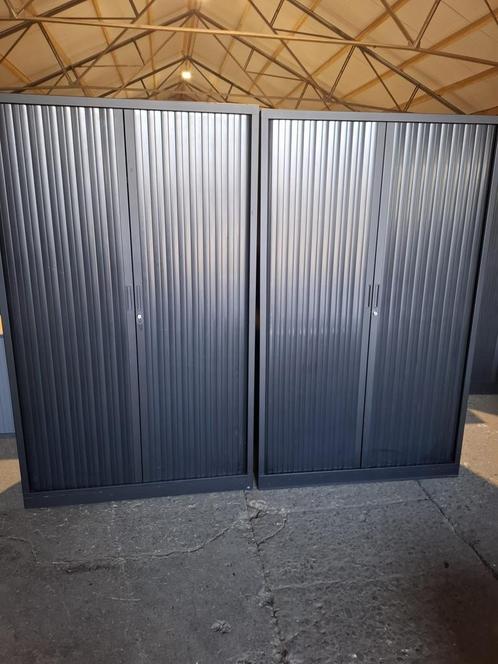 2 zwarte metalen roldeurkasten in 1 koop, Huis en Inrichting, Kasten | Roldeurkasten en Archiefkasten, Gebruikt, 150 tot 200 cm