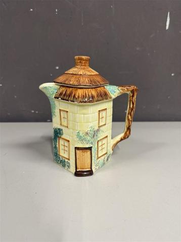 melkkannetje - melk kan - Keele Street pottery huisje beschikbaar voor biedingen