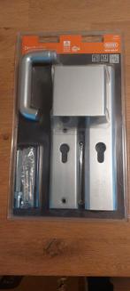 Nemef veiligheids beslag nieuw, Doe-het-zelf en Verbouw, Hang- en Sluitwerk, Ophalen of Verzenden