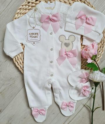 Babyset geboortepakje beschikbaar voor biedingen