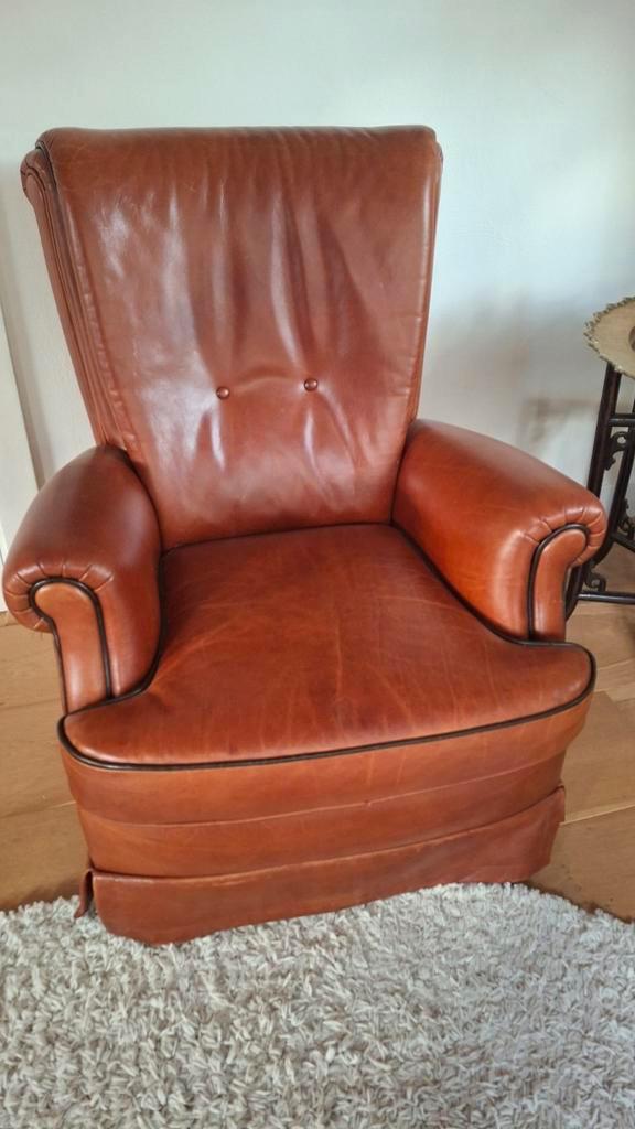 Nette en gave leren fauteuil, bruin met zwarte biesjes, Huis en Inrichting, Fauteuils, Gebruikt, Leer, 75 tot 100 cm, 75 tot 100 cm