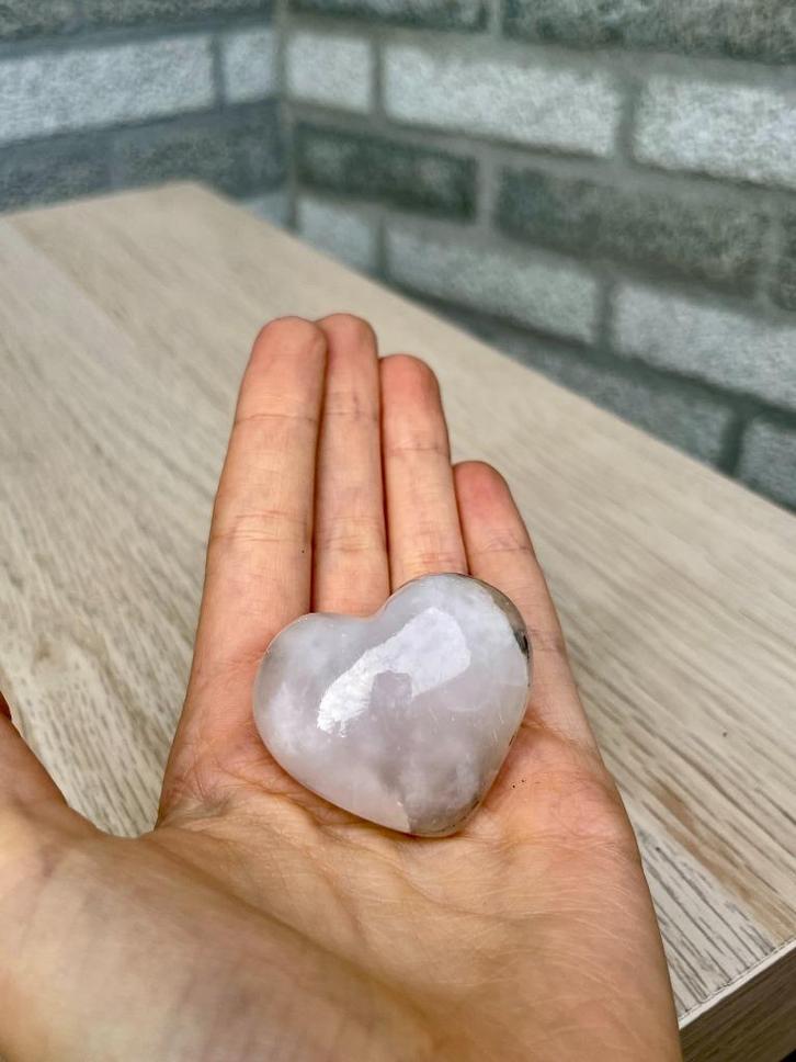 Mangano Calciet Hartvorm (edelsteen), Verzamelen, Mineralen en Fossielen, Mineraal, Ophalen of Verzenden