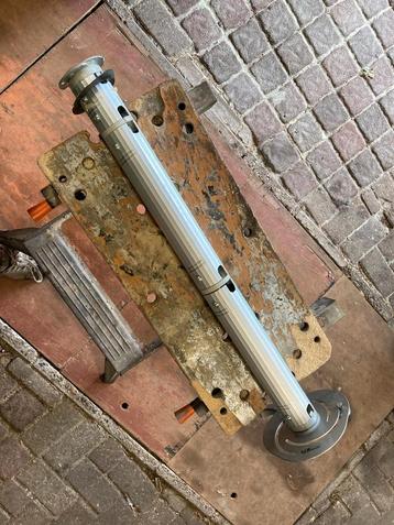 Ophangbeugel voor beamer beschikbaar voor biedingen