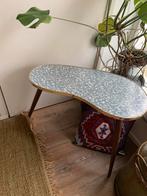 Vintage tafeltje gratis af te halen, Ophalen