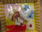 1965 VINTAGE BARBIE/TUTTI SNOW BUNNY OUTFIT NRFP #8504, Verzamelen, Poppen, Ophalen of Verzenden, Nieuw, Kleertjes