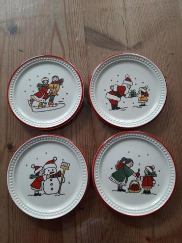 WEDGWOOD WINDSOR , CHRISTMAS - 4 PETIT FOUR BORDJES - NIEUW  beschikbaar voor biedingen