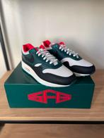 Nike Air Max 1 PRM Liverpool - Maat 44 - Nieuw, Ophalen of Verzenden, Nieuw, Overige kleuren, Sneakers of Gympen