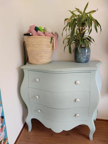 Prachtige commode, buikkast  beschikbaar voor biedingen
