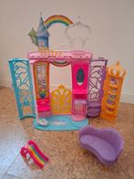 Barbie opvouwbaar klein kasteel met bank en glijbaantje, Ophalen of Verzenden, Zo goed als nieuw, Poppenhuis