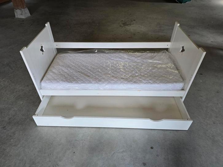 Petite Amélie juniorbed 70 x 160 wit + uitschuiflade +matras, Kinderen en Baby's, Kinderkamer | Bedden, Zo goed als nieuw, 140 tot 160 cm