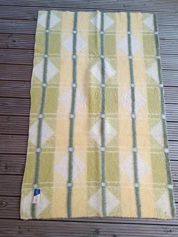 Wollen deken 105x169 cm beschikbaar voor biedingen