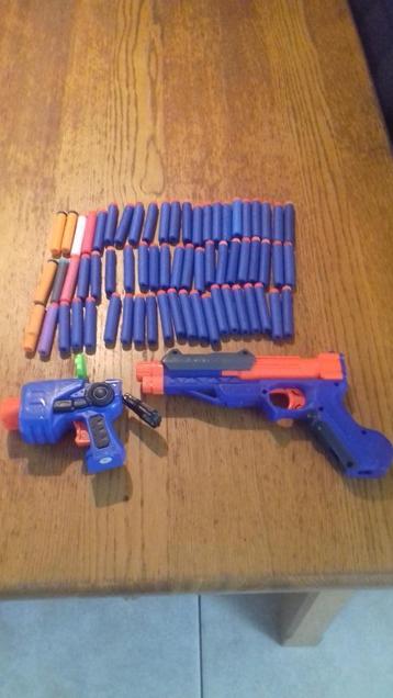 nerf pistolen 2 stuks met pijltjes beschikbaar voor biedingen