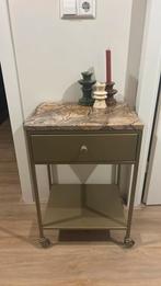 Nachtkastje marmer blad, Huis en Inrichting, Slaapkamer | Nachtkastjes, Ophalen of Verzenden, Zo goed als nieuw, Minder dan 45 cm