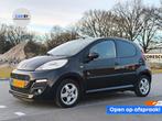 Peugeot 107 1.0 12V Black & Silver Airco Leder Isofix, Auto's, Voorwielaandrijving, Euro 5, Zwart, 4 stoelen