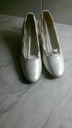 Mooie trouwschoenen 1x gedragen maat 39, Kleding | Dames, Trouwkleding en Trouwaccessoires, Ophalen of Verzenden, Zo goed als nieuw