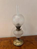 Antieke Petroleumlamp met Glazen Kap, Antiek en Kunst, Ophalen of Verzenden
