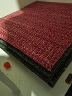 Red and black tapijttegels 30,- 50 stuks plusmin, Huis en Inrichting, Stoffering | Vloerbedekking, Ophalen, Zo goed als nieuw