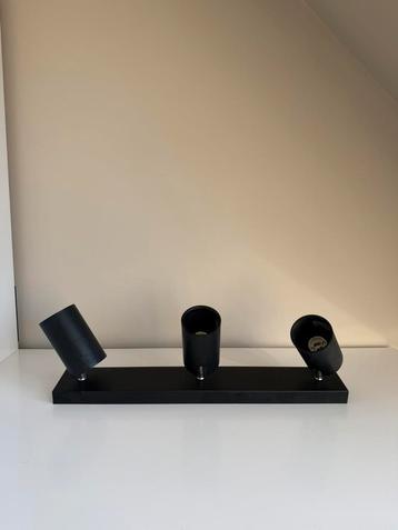 Eglo opbouwspots 3 lichts beschikbaar voor biedingen