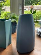 2 bijzondere vintage vazen jaren 80, Blauw, Aardewerk of Porselein, Ophalen of Verzenden, Zo goed als nieuw