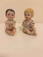 2 zittende beeldjes kinderen, Verzamelen, Beelden en Beeldjes, Ophalen of Verzenden, Zo goed als nieuw