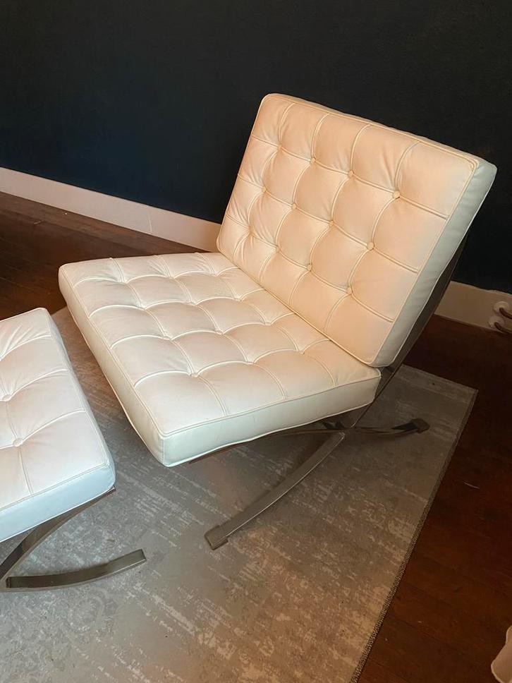 IMITATIE Barcelona chair met hocker, Huis en Inrichting, Fauteuils, Gebruikt, Leer, 75 tot 100 cm, 75 tot 100 cm, Ophalen