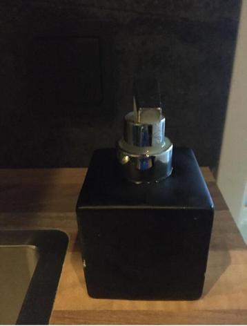 Zeephouder met pompje chroom design V&D zeepdispenser beschikbaar voor biedingen