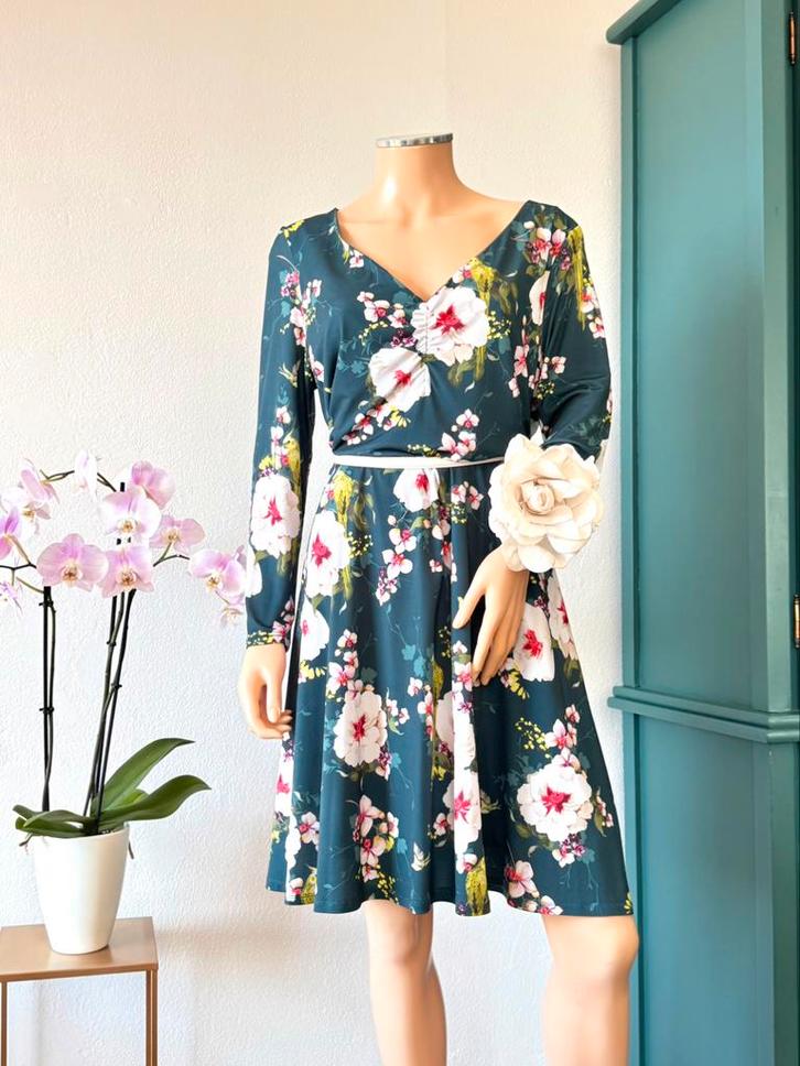 WALLIS jurk maat 44 - petrol - bloemen, Kleding | Dames, Jurken, Zo goed als nieuw, Maat 42/44 (L), Groen, Knielengte, Ophalen of Verzenden