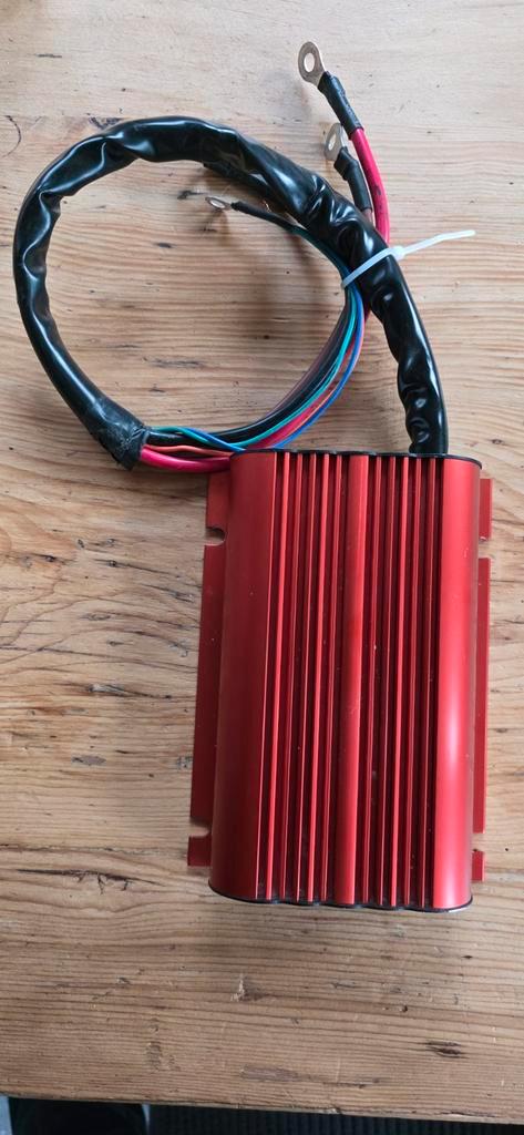 Redarc  12V 40A DC/DC Acculader, Auto-onderdelen, Accu's en Toebehoren, Ophalen of Verzenden