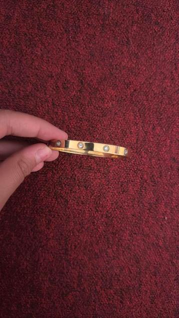 Goude armband beschikbaar voor biedingen