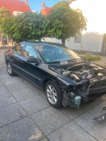 Volvo S60 in onderdelen beschikbaar voor biedingen
