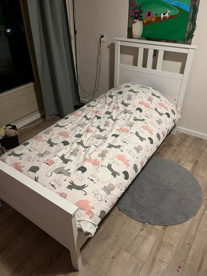 Ikea bed Hemnes - wit - 90x200 - inclusief lattenbodem, Huis en Inrichting, Slaapkamer | Bedden, Zo goed als nieuw, Eenpersoons